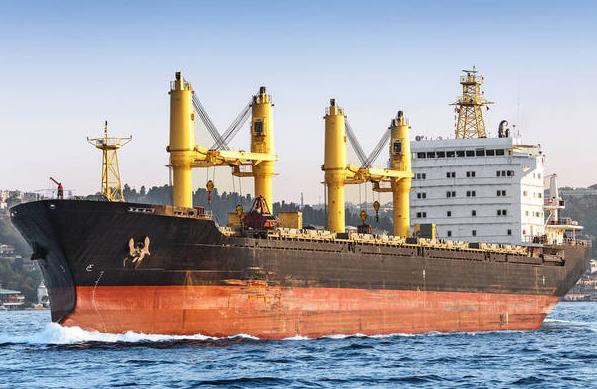 散貨船價格的波動與全球經濟發展緊密相關